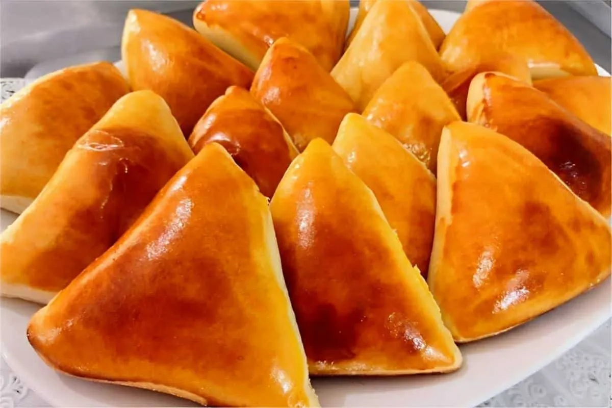 Massa de esfiha fofinha e deliciosa feita com ingredientes que você tem em casa