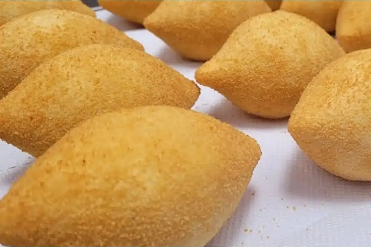 Massa de mandioca para coxinha: veja como eu faço para não ficar muito engordurada