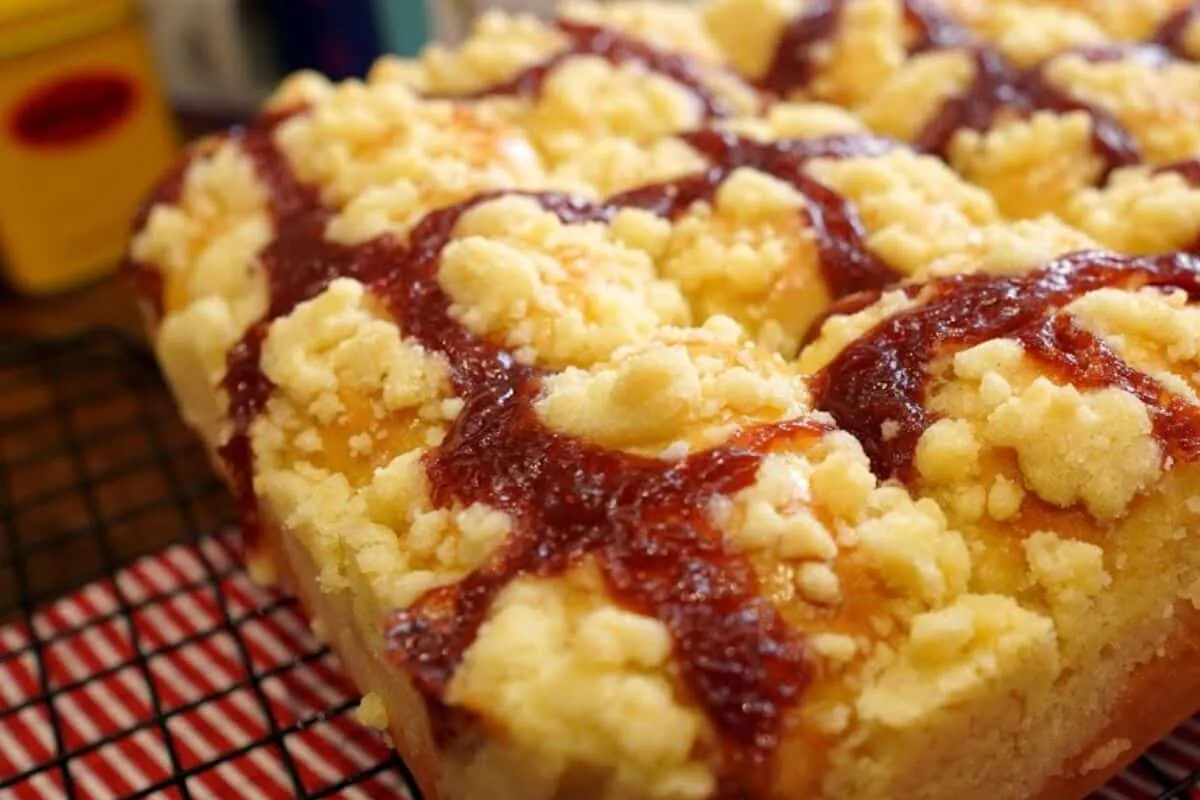 Massa de pão doce fofinha e perfeita para você preparar no café da manhã de domingo