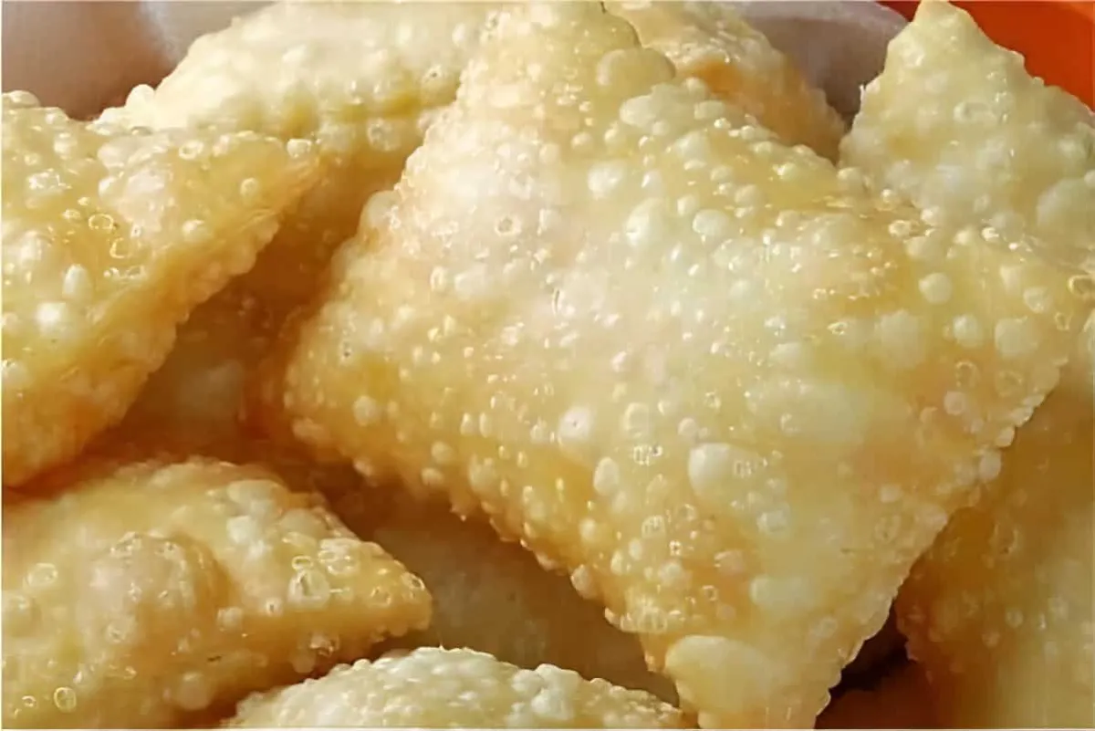 Massa de pastel de feira sequinha e crocante aprendi com dono da barraca de pastel