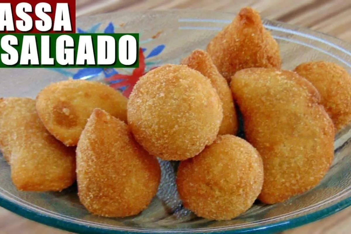 Massa para salgado frito bem fácil de fazer e perfeita para festinhas ou lanche em família
