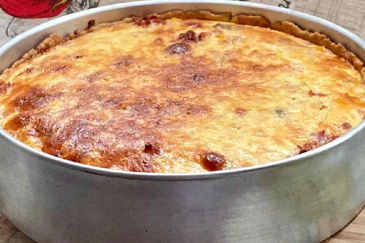 Massa para torta salgada perfeita que precisa só de 2 ingredientes para fazer
