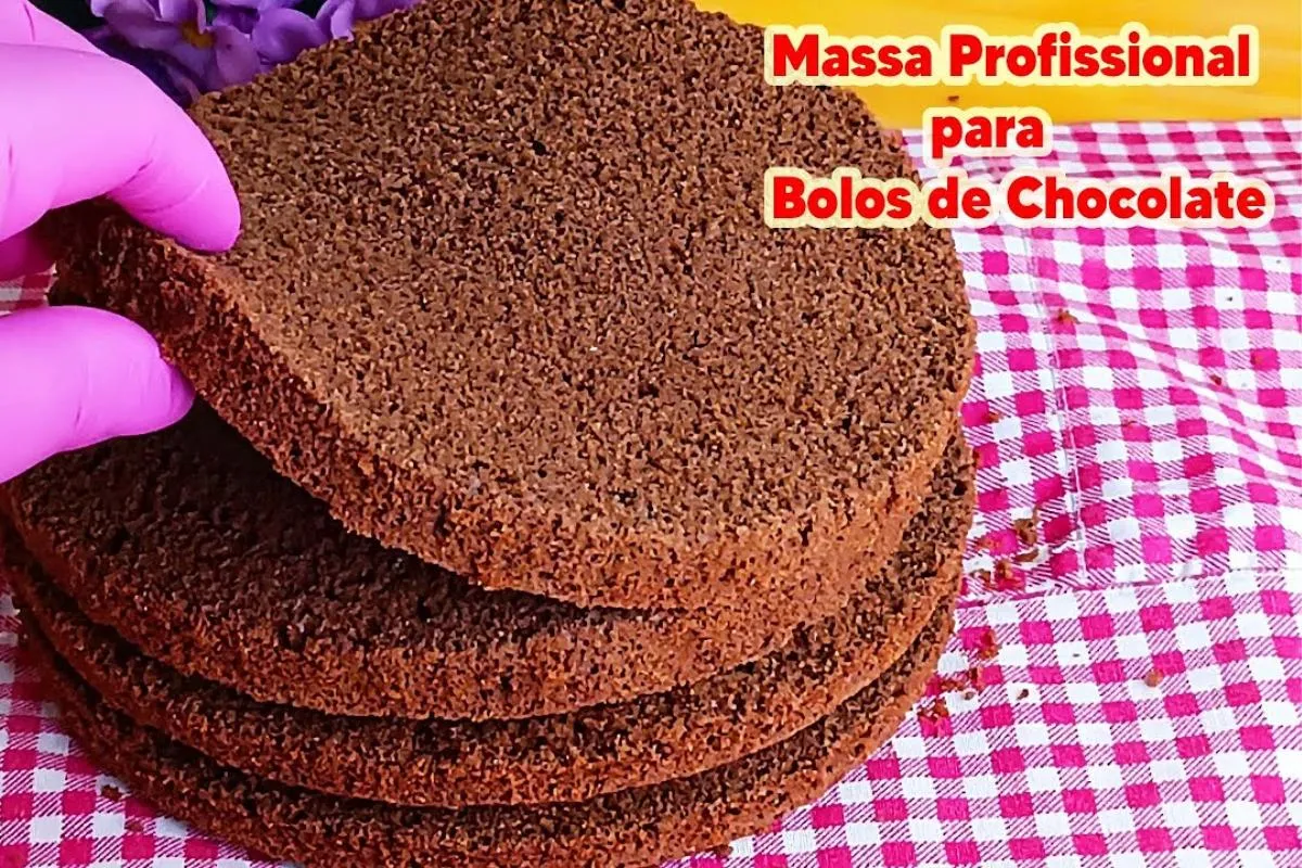 Massa profissional de chocolate que fica fofinha e não quebra para cortar e rechear