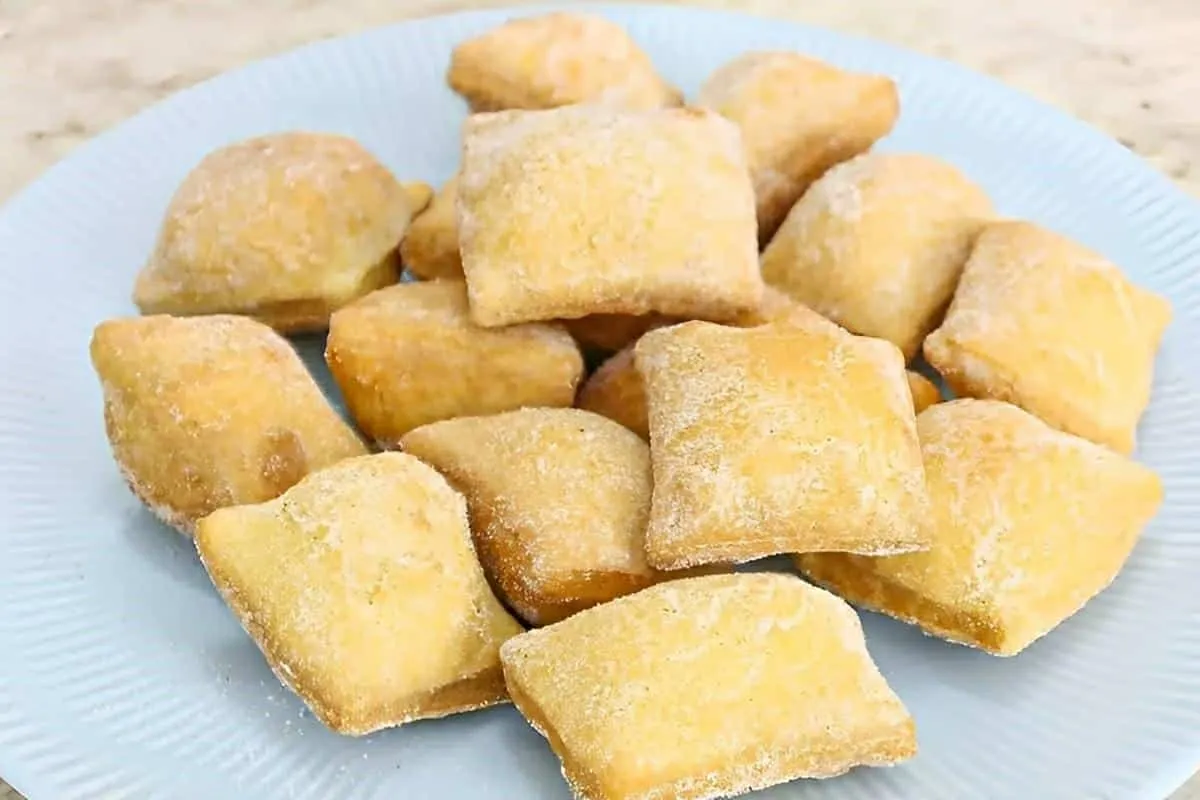 Massinha frita com 3 ingredientes muito simples e perfeita para o lanchinho da tarde
