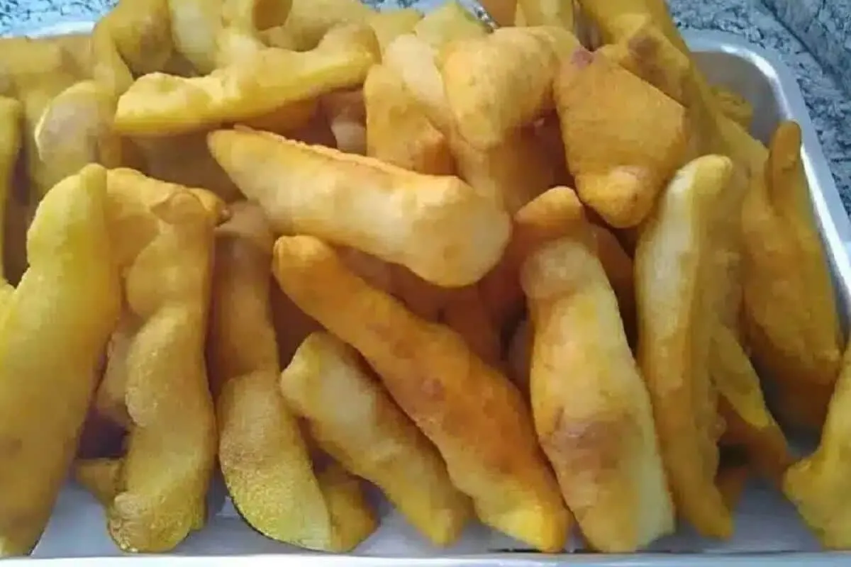 Massinha frita da vovó deliciosa para você servir com um cafezinho a tarde