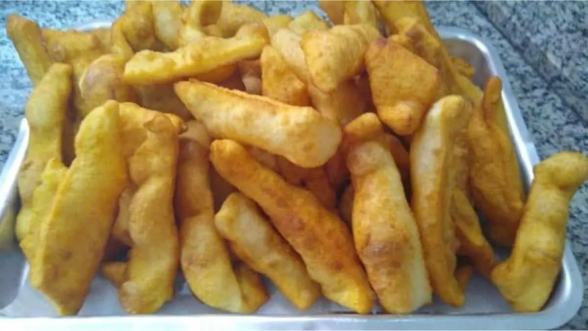 Massinha frita deliciosa igual vovó fazia para os netos comerem no lanche da tarde