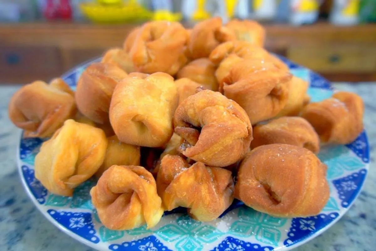 Massinha frita diferente e macia: com esse segredinho ela não encharca de óleo