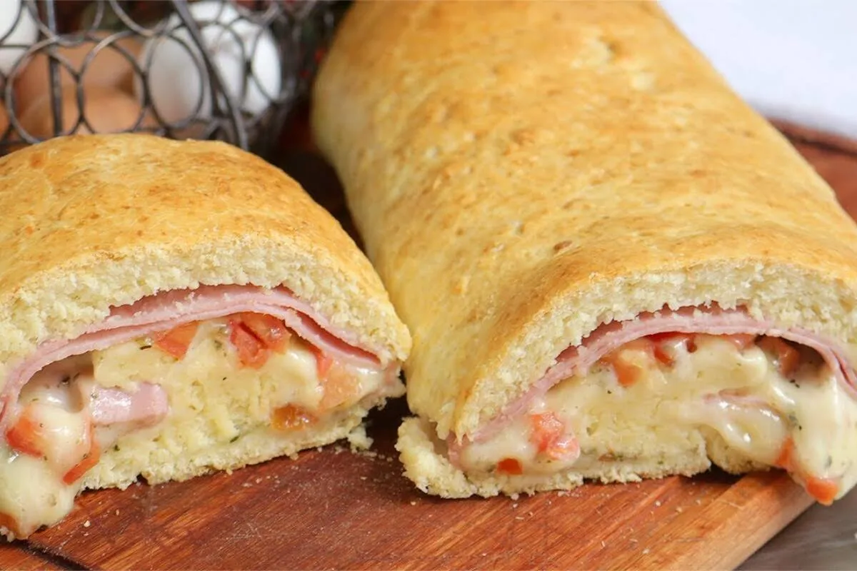 Meu lanche da tarde ficou muito mais gostoso com esse rocambole salgado
