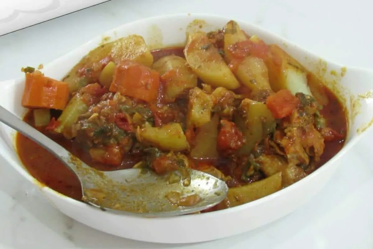 Minha mãe me ensinou a fazer o melhor frango na panela de pressão para o almoço