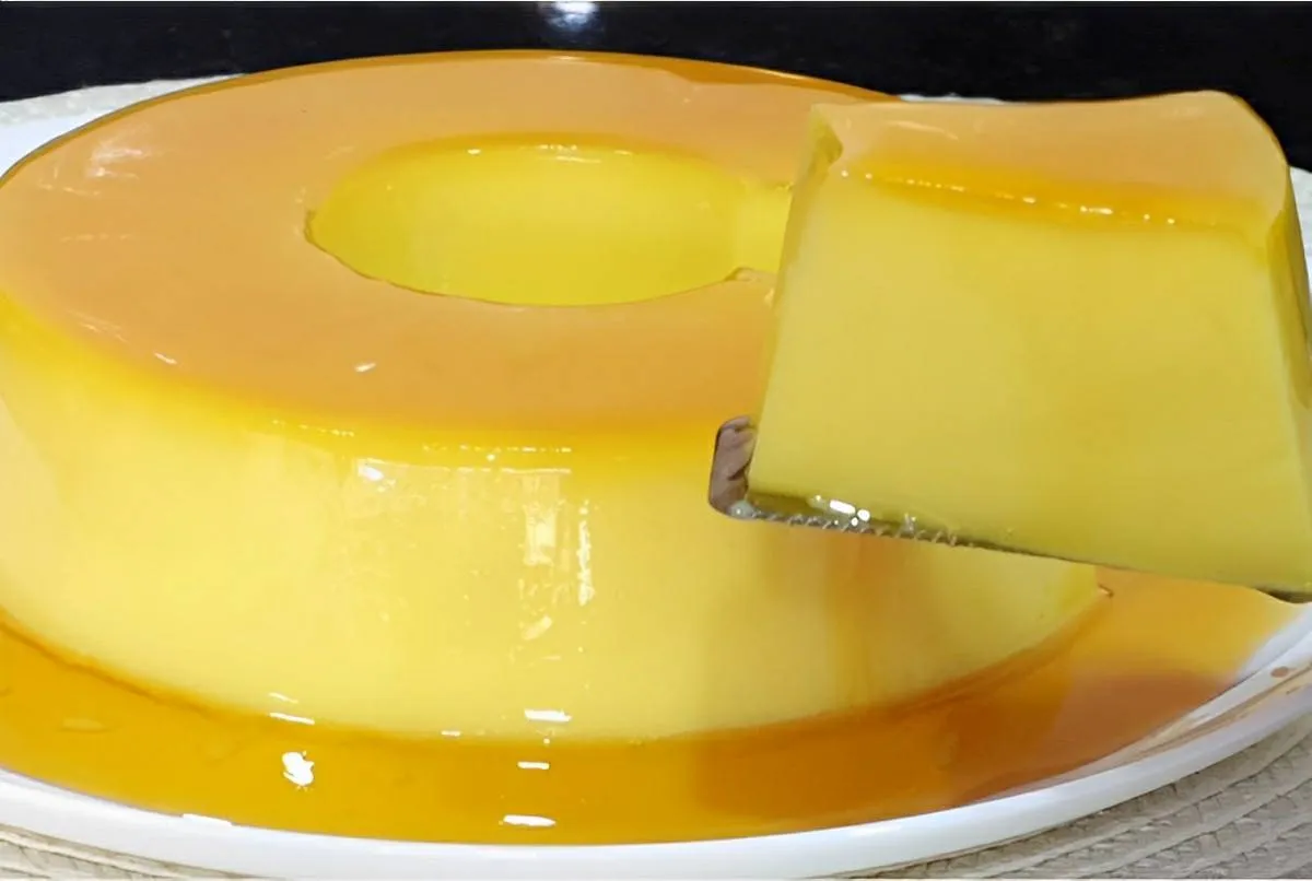 Misture esses dois ingredientes que você tem em casa e prepare um pudim de 2 ingredientes