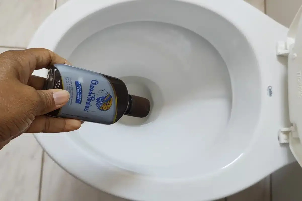Misturinha para lavar banheiro: por isso que banheiro de shopping está sempre cheiroso