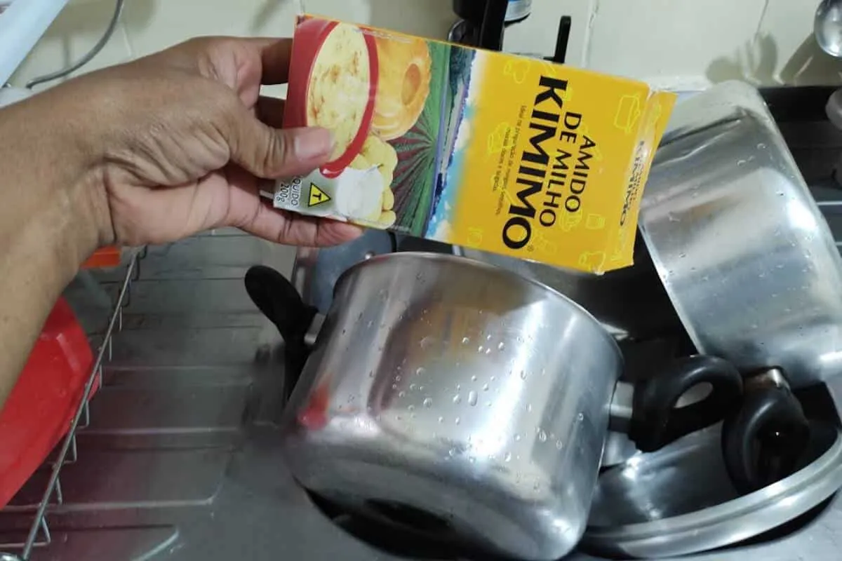 Misturinha para lavar louça: desengordura e tira toda sujeira de um jeito super fácil