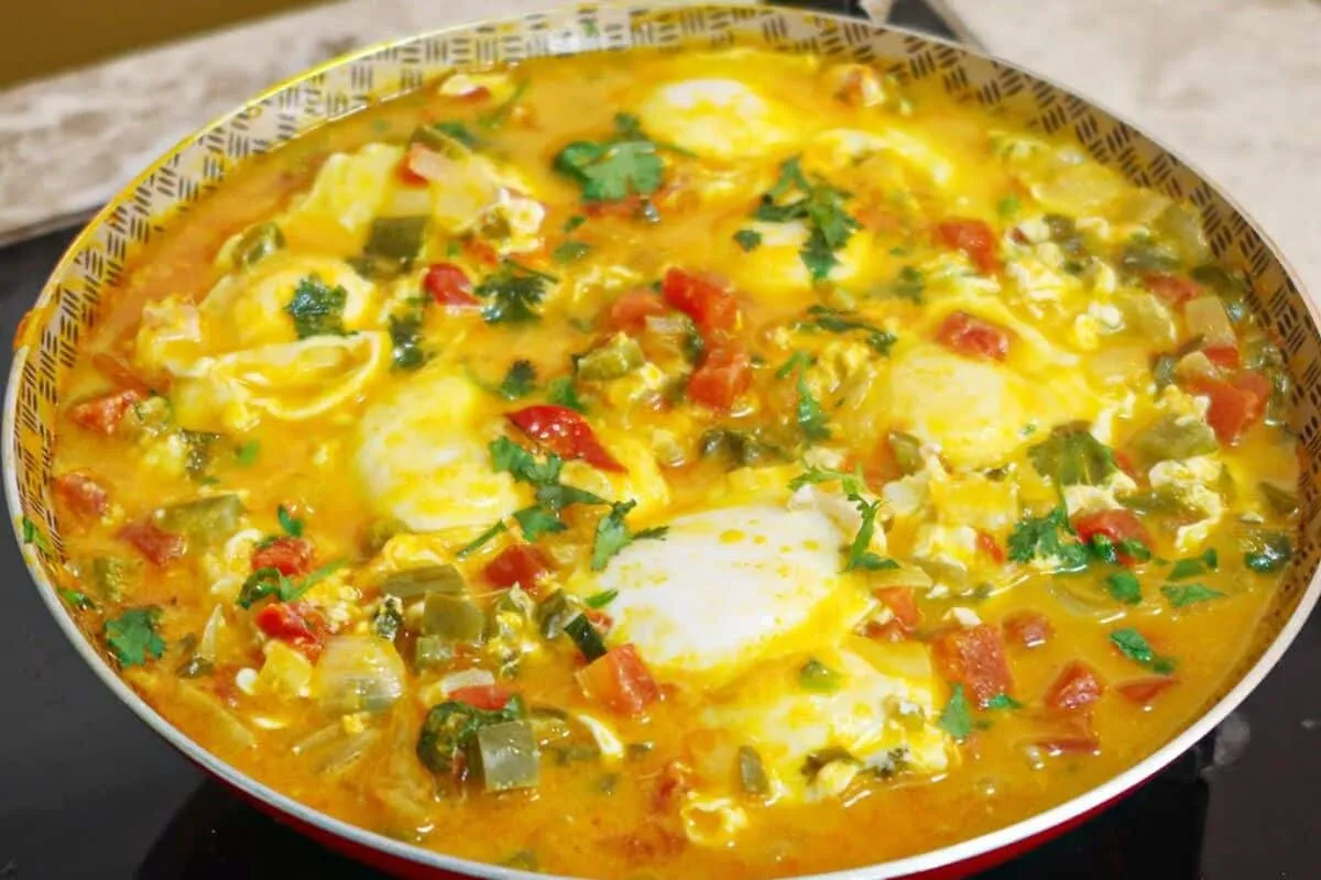 Moqueca de ovo: receita simples, rápida e saborosa para inovar nas refeições do dia a dia