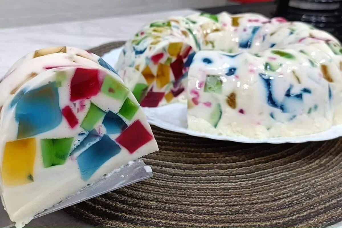 Mosaico de gelatina: a sobremesa colorida e super econômica para sua festa de fim de ano.