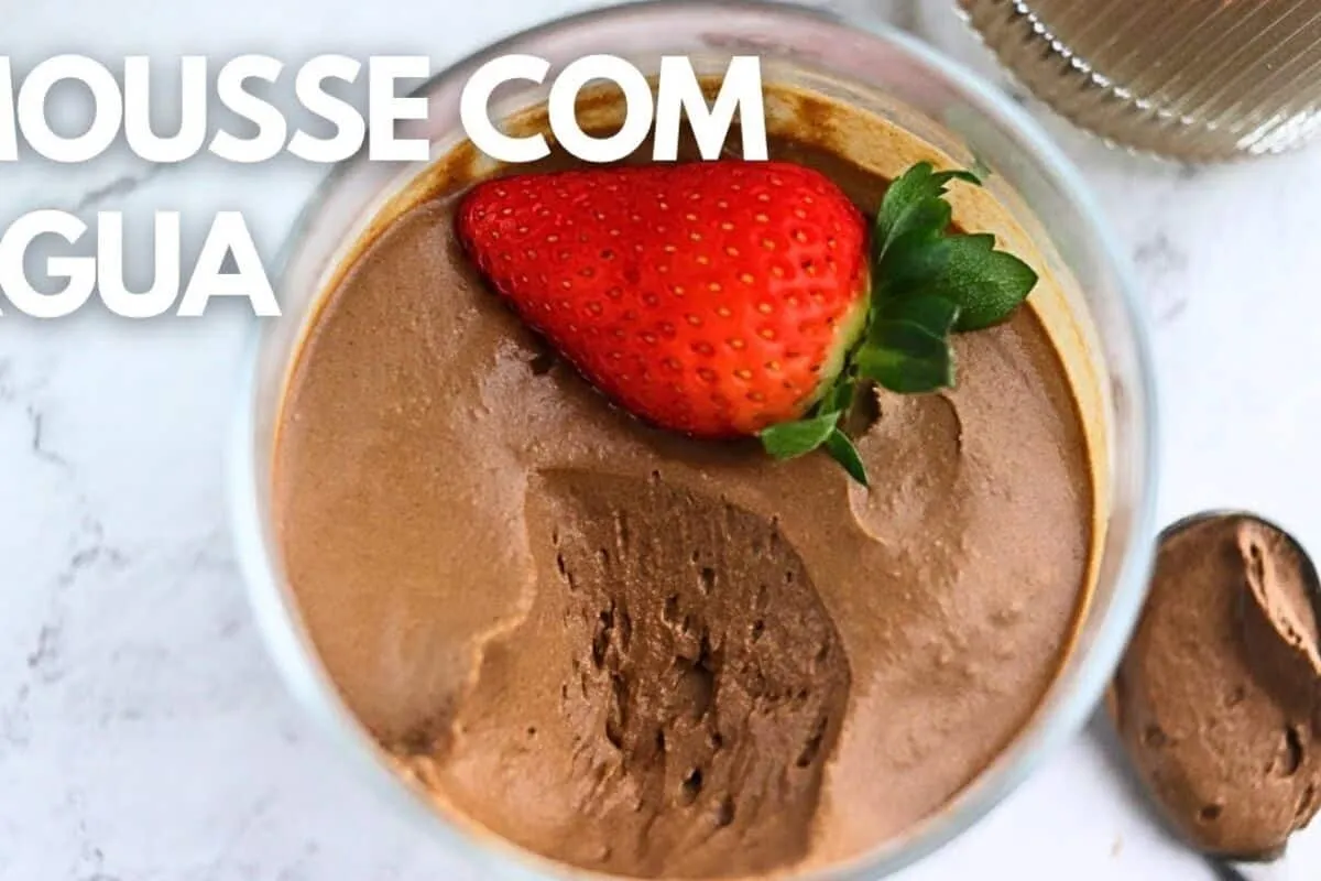 Mousse de chocolate com água, uma sobremesa prática que fica incrivelmente aerada e deliciosa