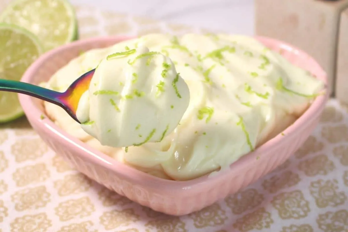 Mousse de limão sem açúcar, refrescante e saudável para você saborear sem culpa