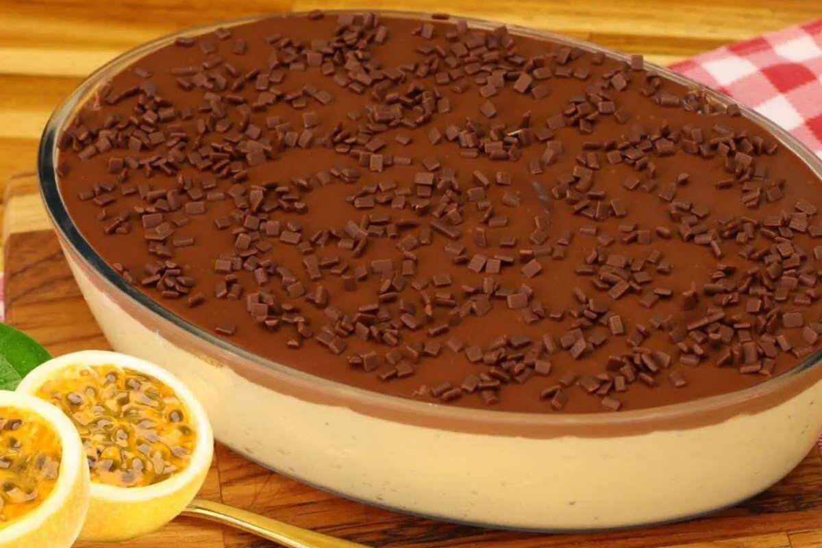 Mousse de maracujá com chocolate: perfeita, fácil e super cremosa para sua sobremesa