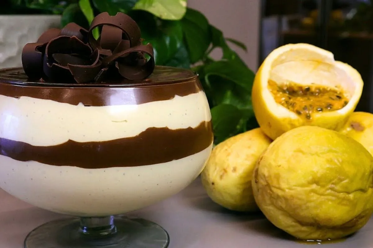 Mousse de maracujá com ganache na taça, uma  sobremesa fácil e linda com um sabor incrível