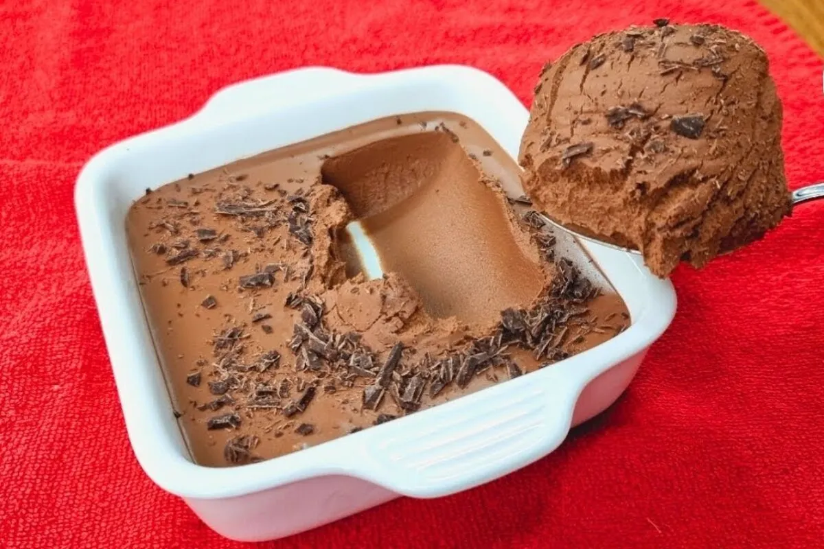Mousse low carb com apenas dois ingredientes, para saborear sem culpa, sem sair da sua dieta