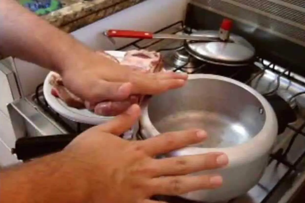 Não perca essa dica para fazer churrasco na panela de pressão para seu almoço em família