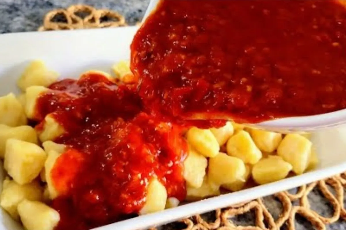 Nhoque de aipim com uma massa levinha e cremosa, ideal para um almoço digno de elogios