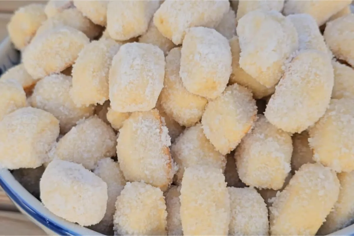 Nhoque doce: uma receita incrível que rende mais de 200 bolachinhas para toda a família