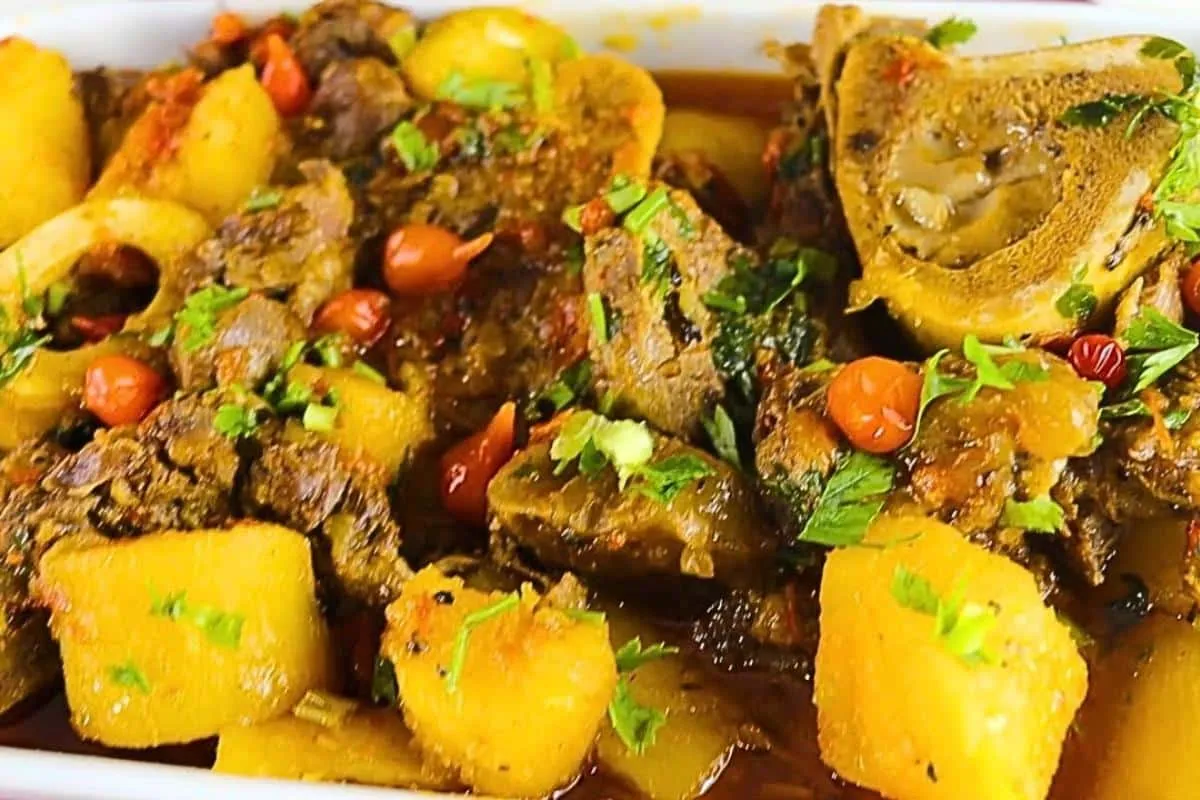 Ossobuco com mandioca super saboroso e sai da panela soltando do osso