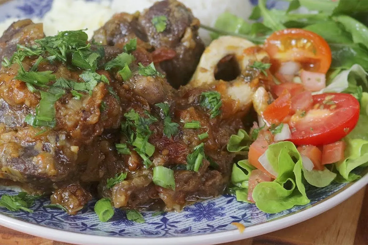 Ossobuco na panela de pressão caseiro igual comida na casa de vó