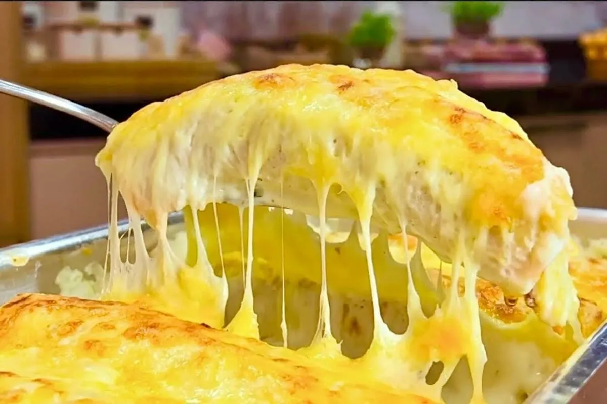 Panqueca ao molho branco gratinada no forno com o molho mais saboroso que já fiz
