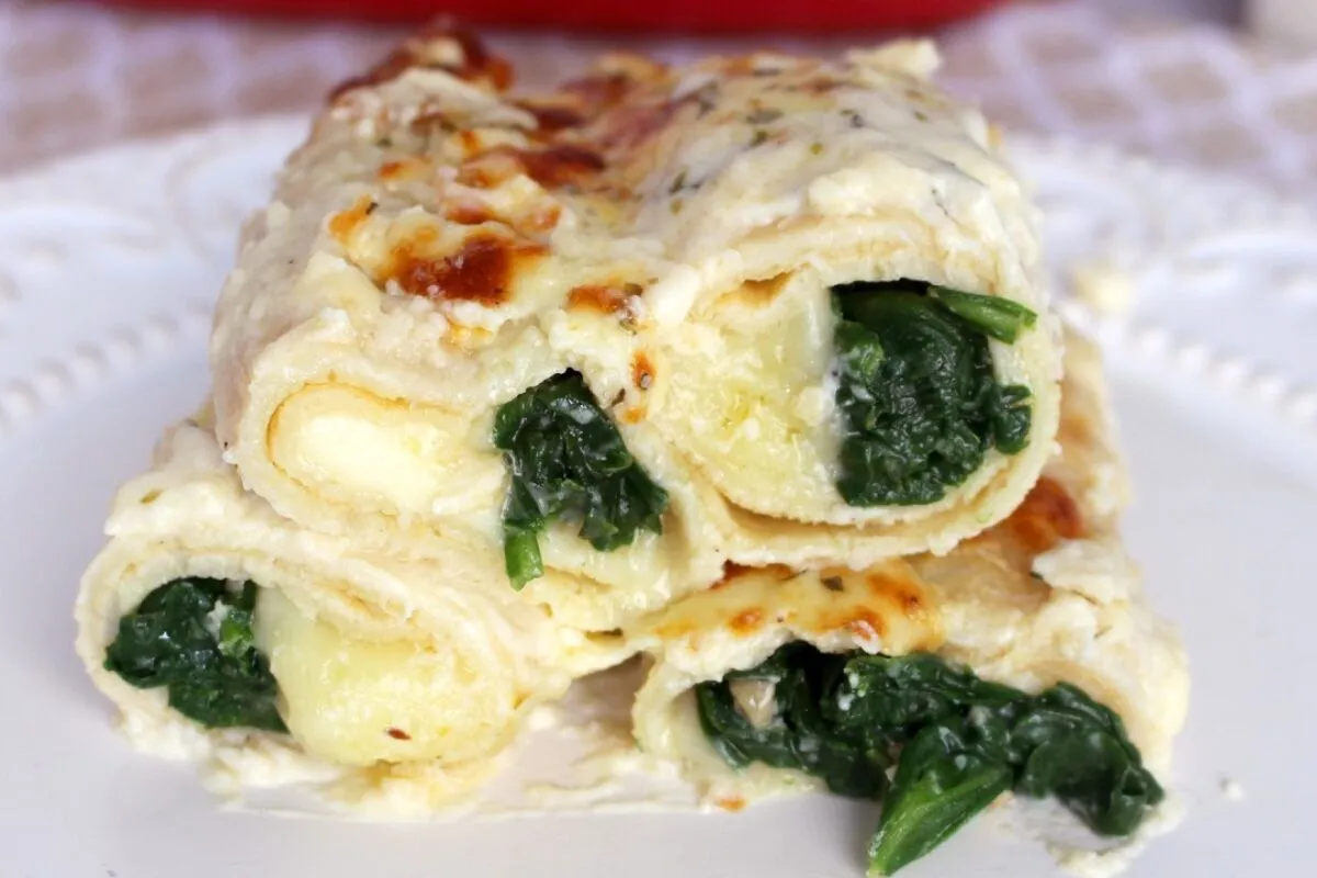 Panqueca de espinafre com queijo, leve e deliciosa para o jantar