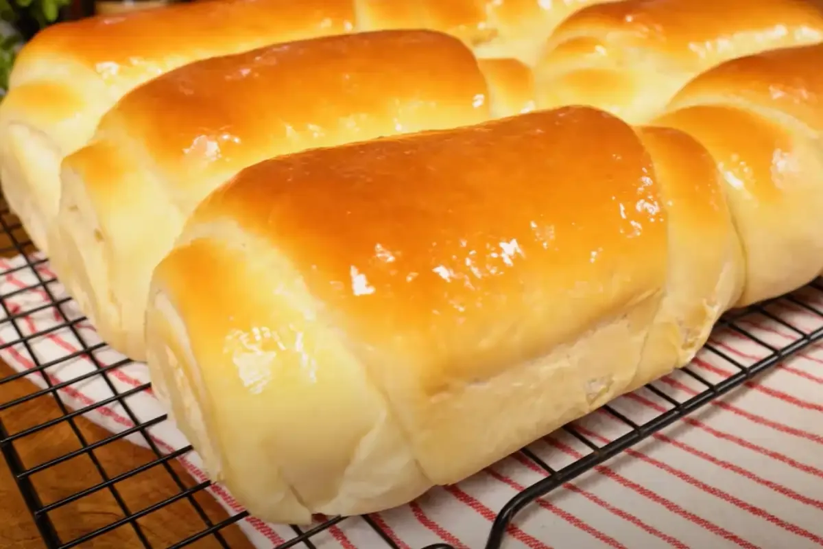 Pão caseiro de iogurte: macio, fofinho e fácil de fazer perfeito para o café da manhã em família