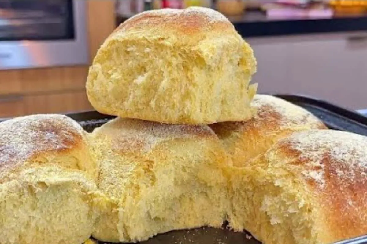 Pão caseiro de liquidificador muito fofinho e prático, que vai perfumar a sua cozinha