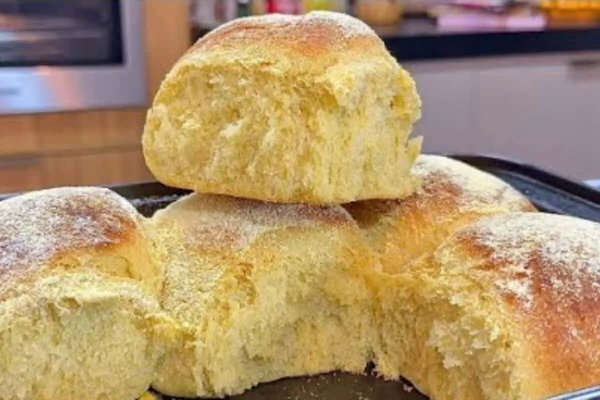 Pão caseiro de liquidificador: o pão mais fofinho e perfeito para servir no café da manhã da família