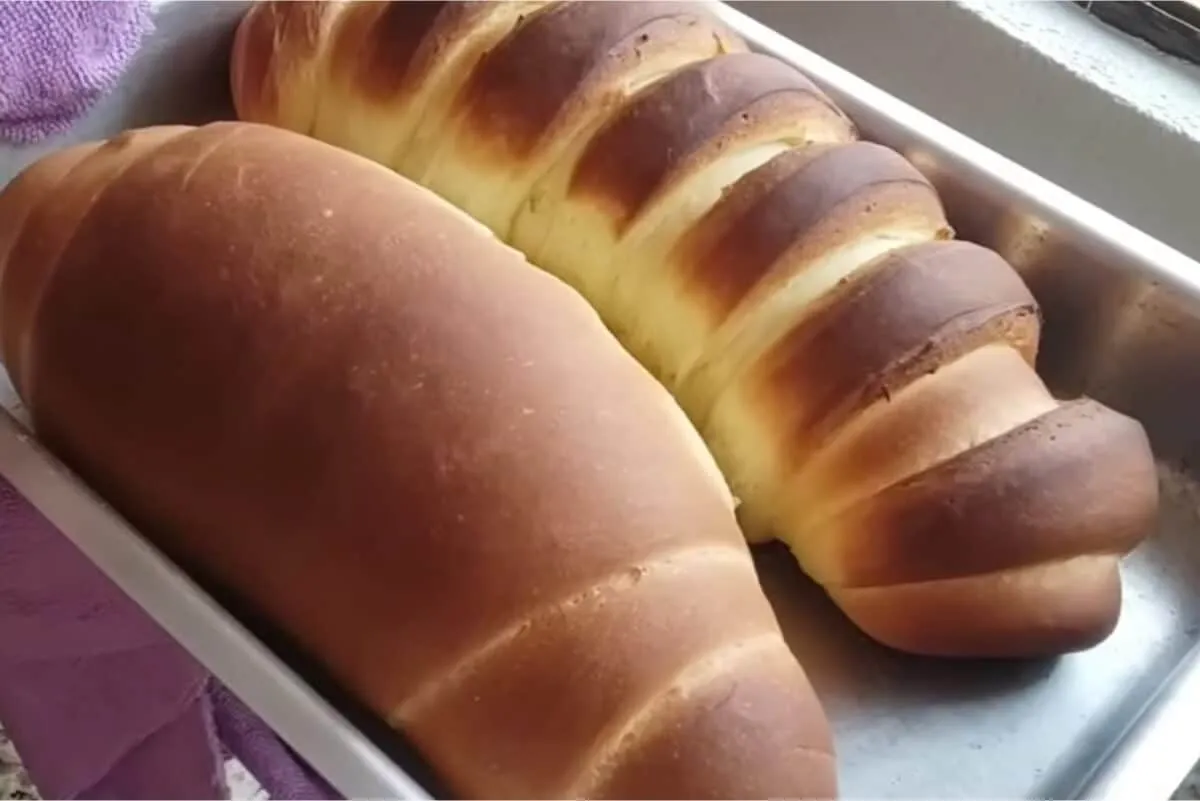 Pão caseiro enorme super fofinho e delicioso para comer ainda quentinho