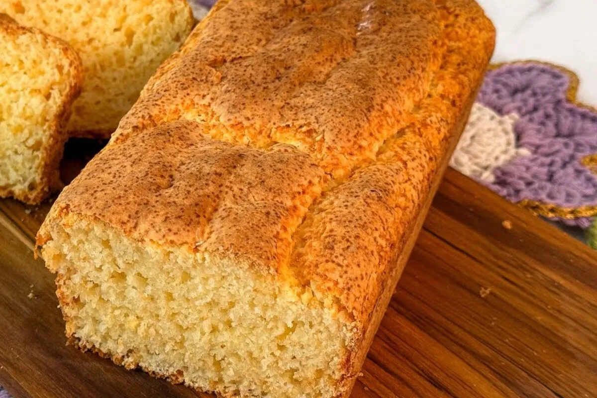Pão caseiro fofinho sem farinha de trigo simples e sem erros para o café da manhã