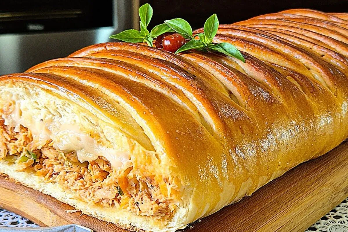 Pão caseiro recheado fofinho e saboroso, receita simples que conquista todo mundo