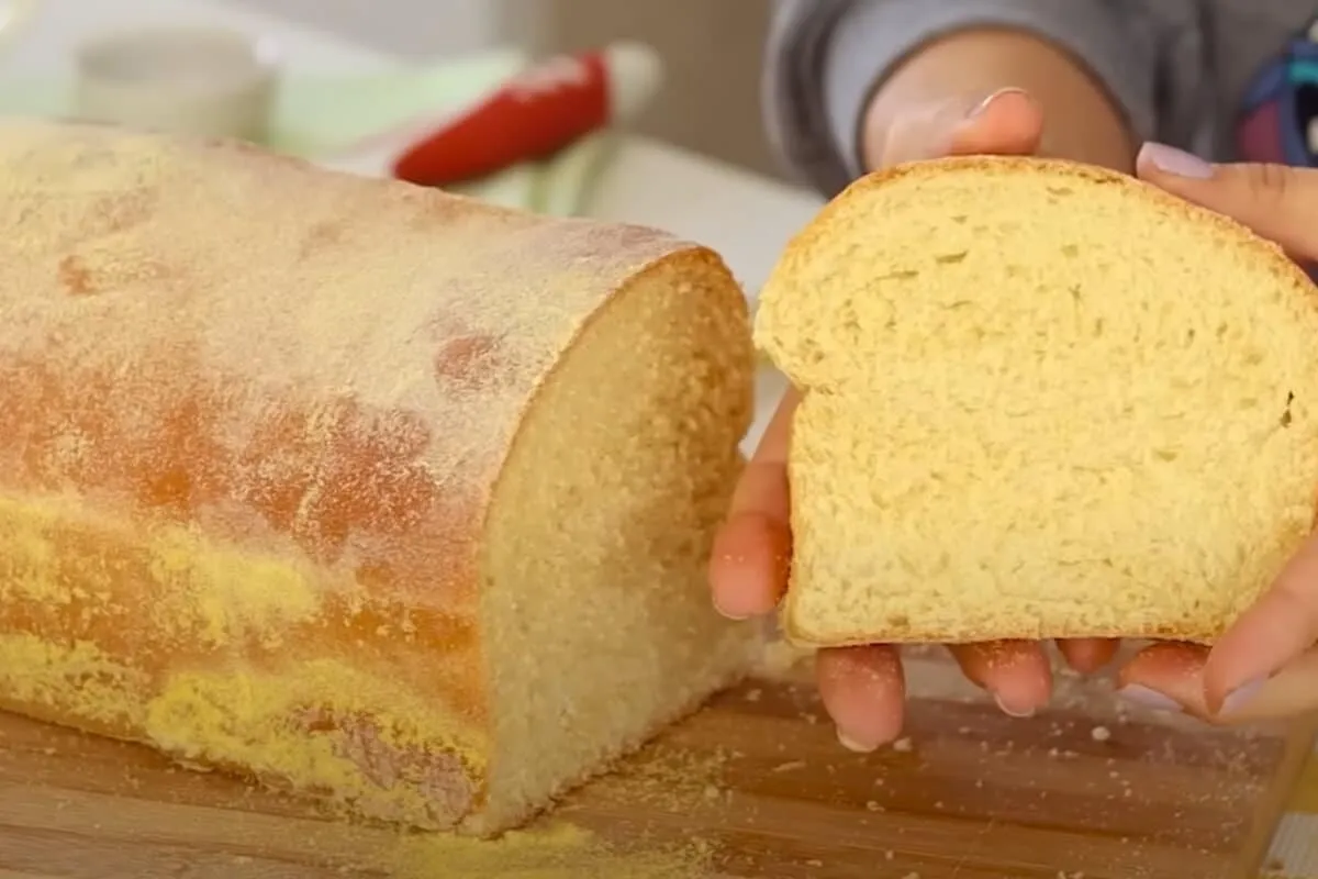 Pão colonial fofinho e delicioso que vai perfumar sua cozinha na hora do café