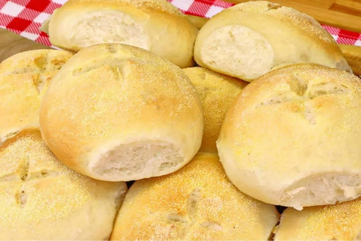 Pão de água fácil e econômico para não precisar ir na padaria essa semana