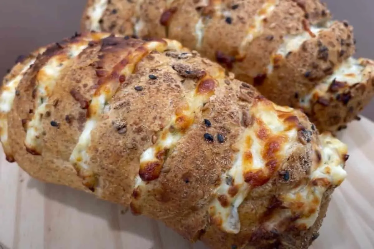 Pão de alho fit super prático e com poucos ingredientes para o café  da manhã ou da tarde