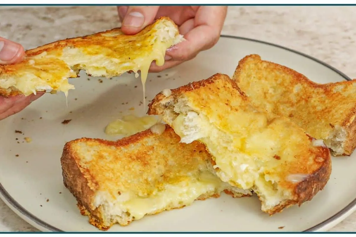 Pão de alho na frigideira: serve tanto para o lanche como para seu churrasco de domingo