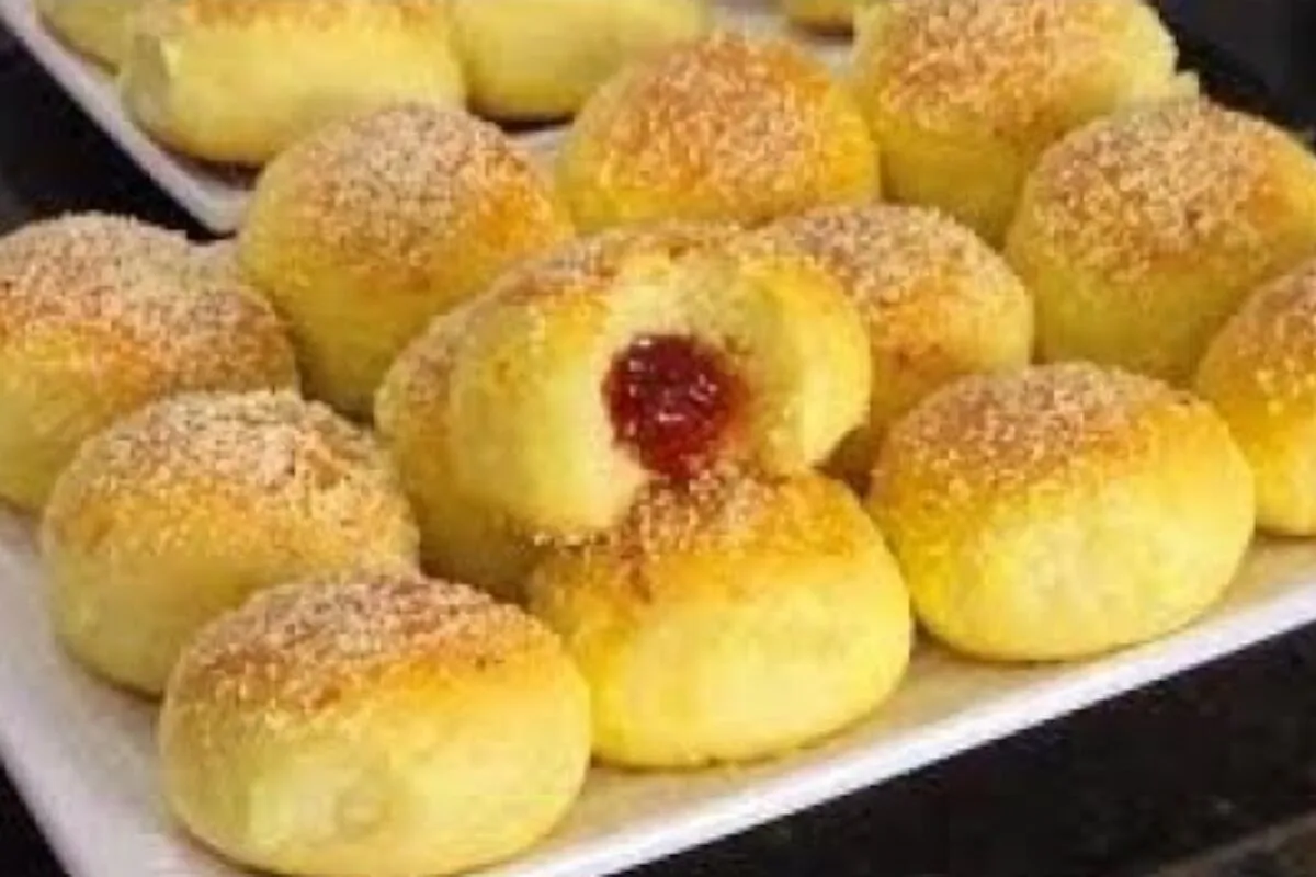 Pão de batata recheado e fofinho com goiabada para o café da manhã de réveillon em família