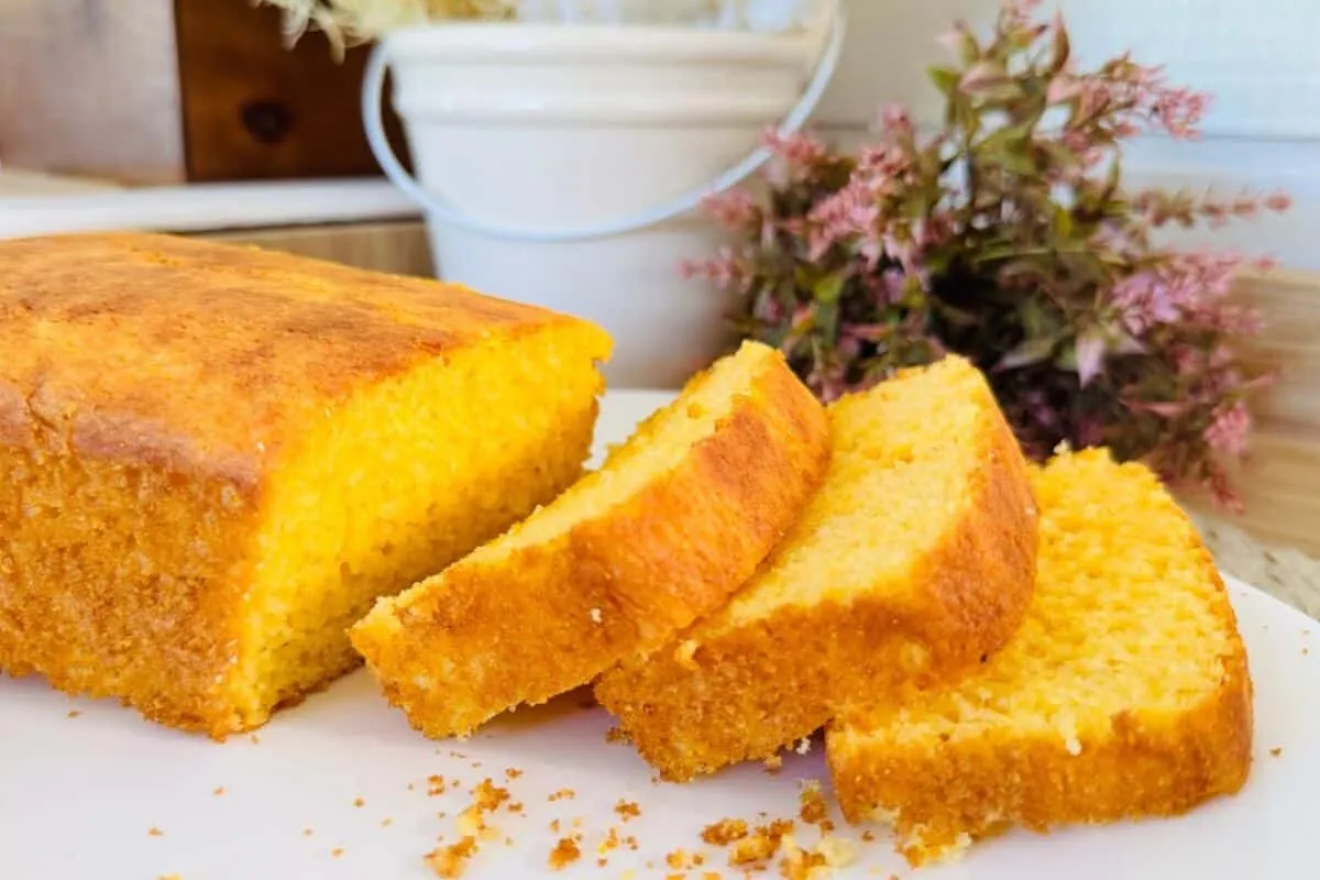 Pão de fubá: todos procuram, rápido e gostoso para o seu café da manhã