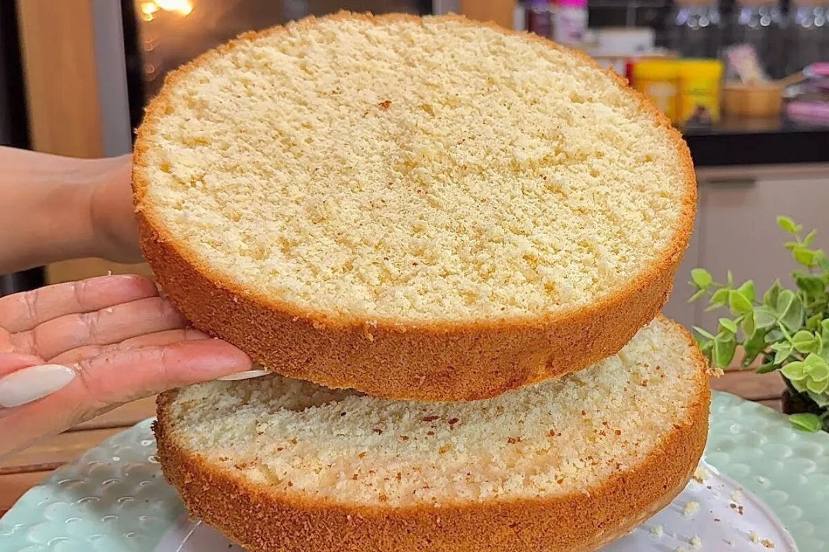 Pão de ló leve, fofinho e alto que não racha, receita fácil que rende bastante