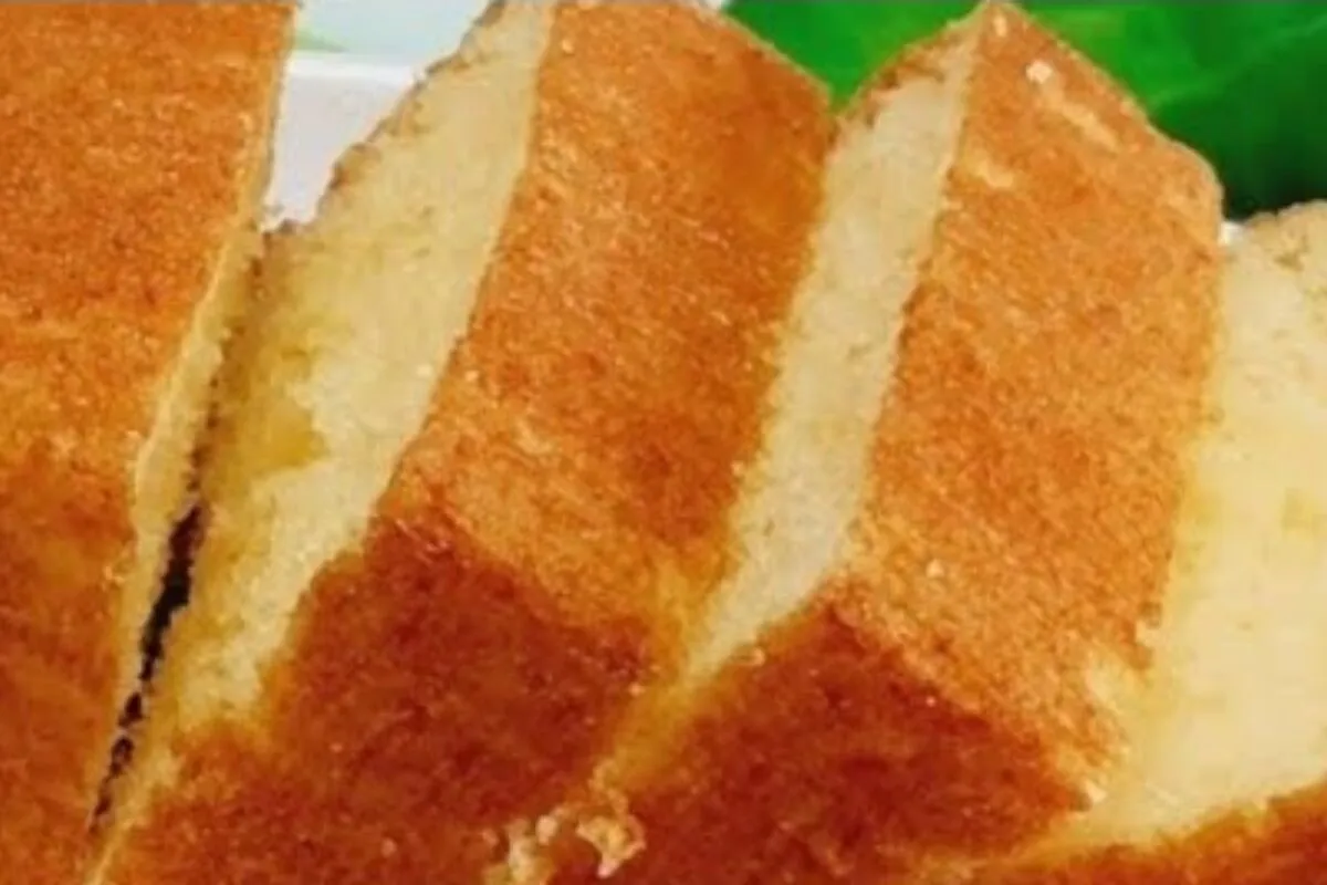 Pão de maizena fofinho, que fica bem macio, é fácil de fazer e não leva farinha de trigo