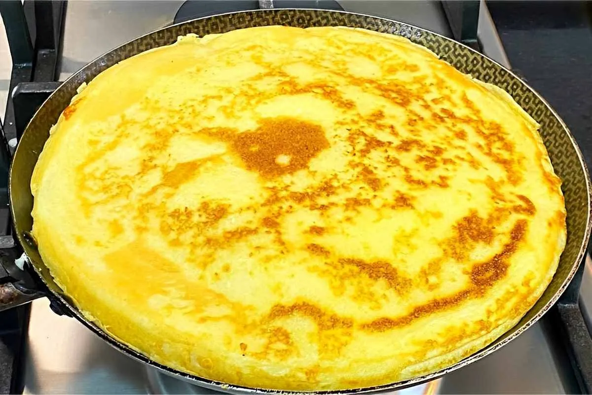 Pão de queijo de frigideira: faça no seu café da tarde ou da manhã no lugar no pãozinho francês