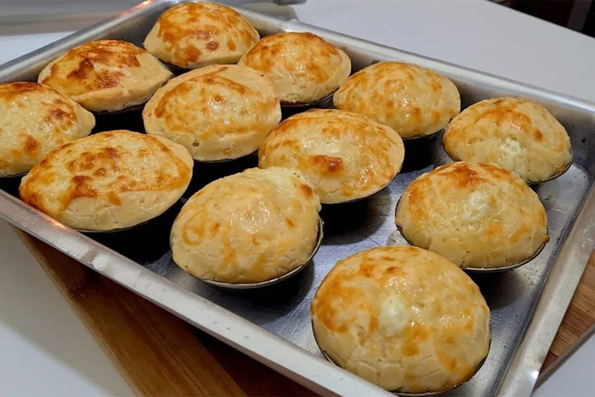 Pão de queijo recheado com bacon, que é o mais fácil de fazer e fica com um aroma maravilhoso