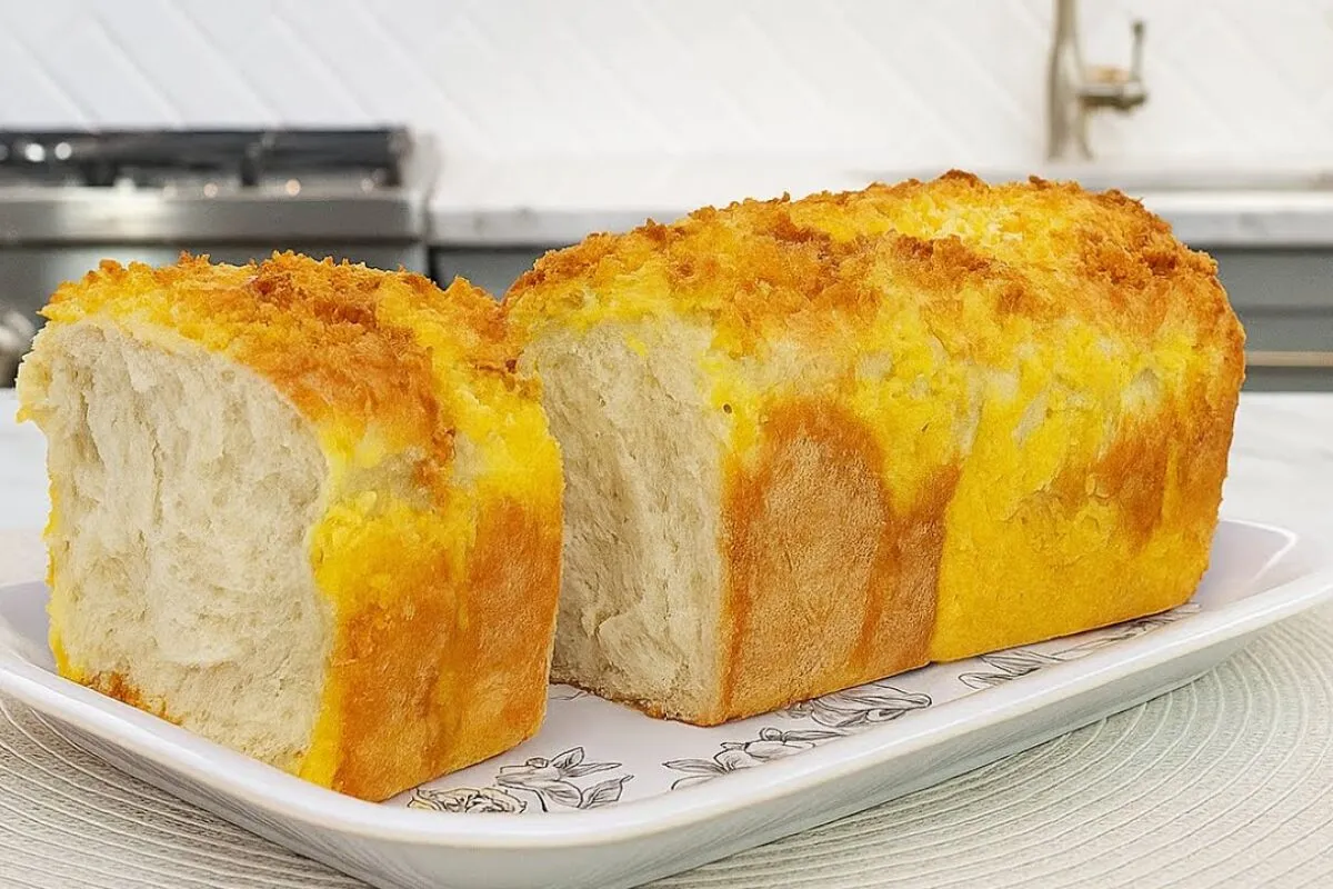 Pão doce com coco fofinho e muito gostoso para seu café da manhã ou da tarde