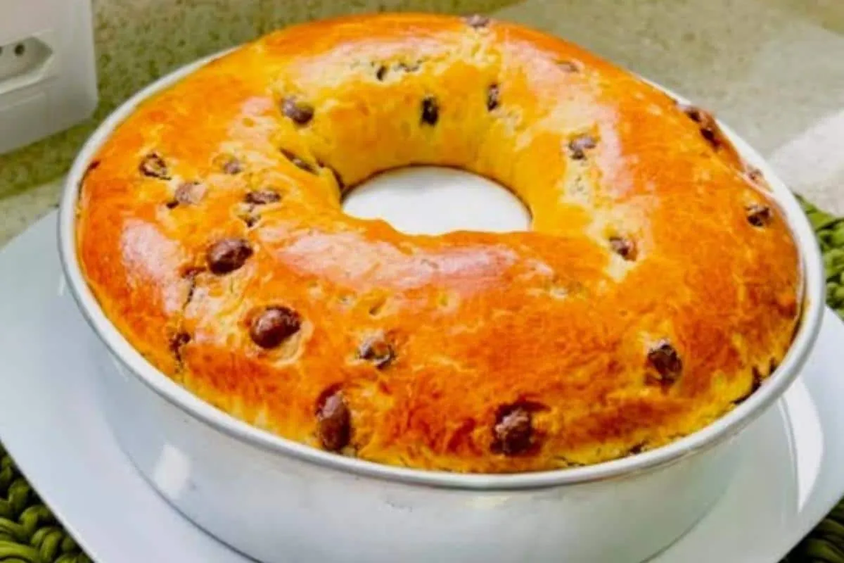 Pão doce com massa de panetone muito gostoso para o café da manhã ou da tarde