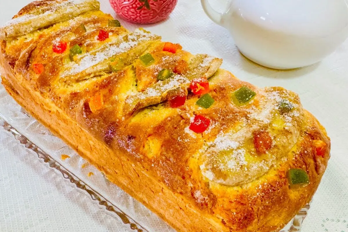 Pão folhado de banana essa massa fica deliciosa e  o melhor é que não precisa sovar