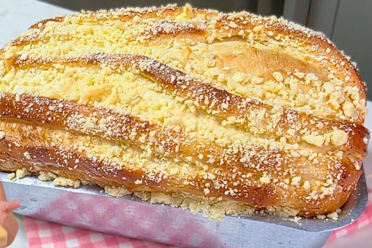 Pão Recife caseiro, que fica fofinho e é uma ótima opção para saborear no seu café da manhã